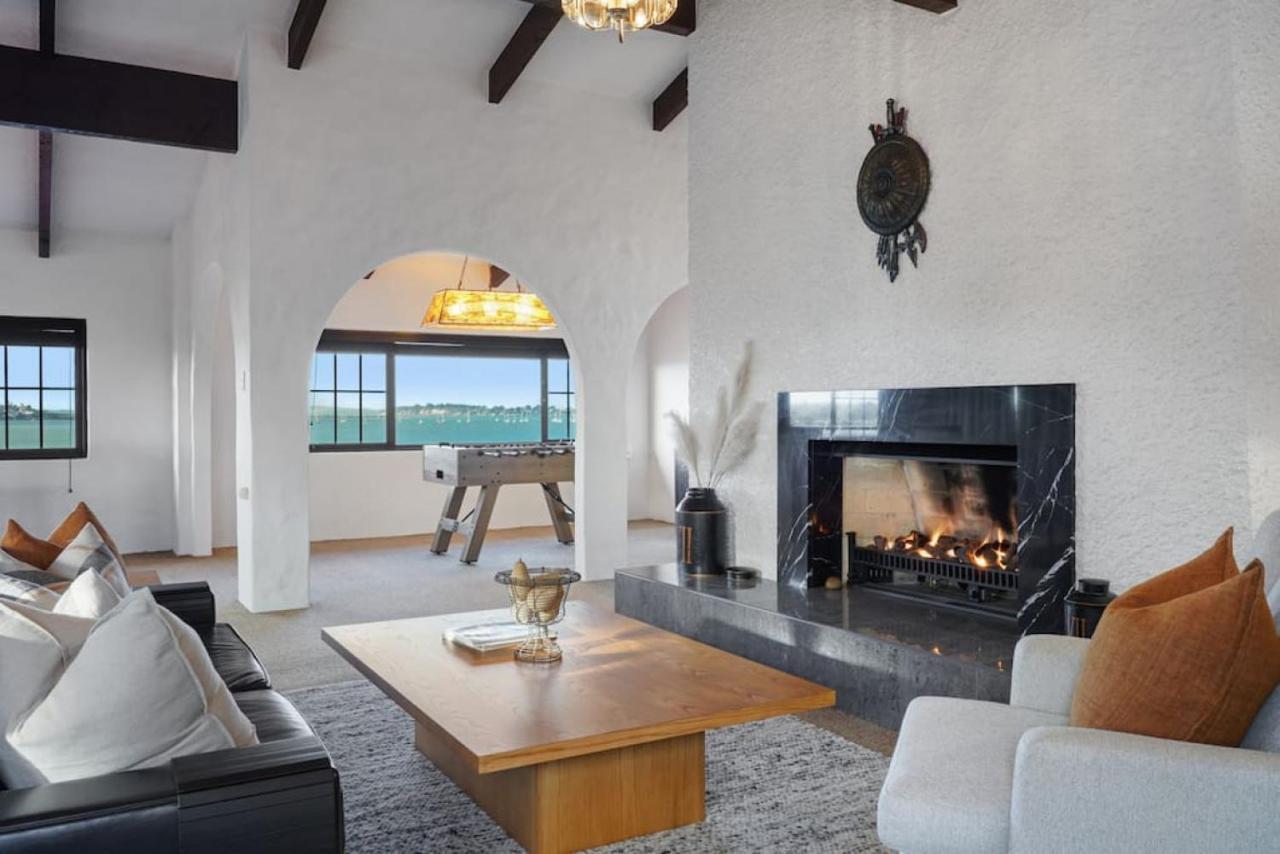 אוקלנד Magnificent Beachfront Mansion - Pool - Fireplace מראה חיצוני תמונה