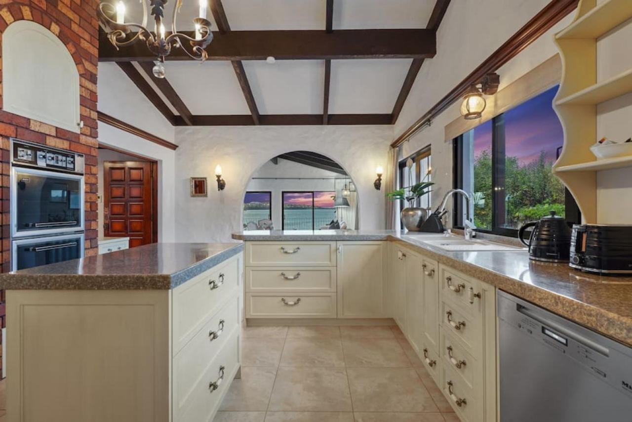אוקלנד Magnificent Beachfront Mansion - Pool - Fireplace מראה חיצוני תמונה